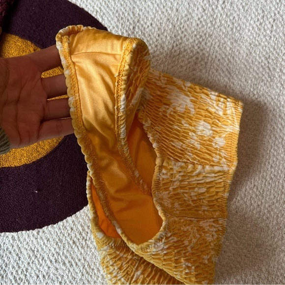 TRIANGL YELLOW WHITE FLORAL SMOCKED BIKINI BOTTOM SIZE SMALL - Picture 5 of 7